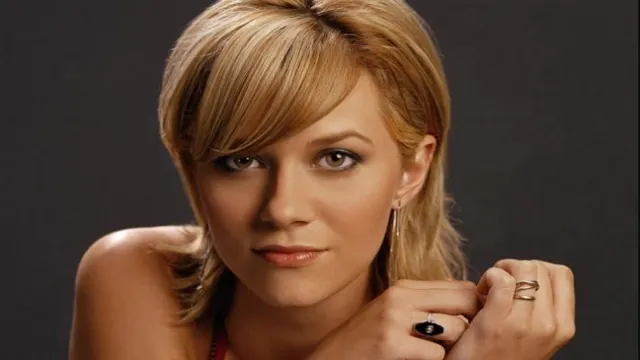 Hilarie Ross Burton Height, Wiki, Net Worth, Age And More